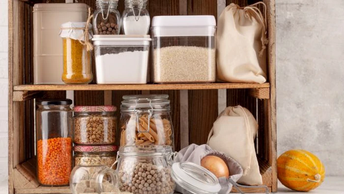 Eller endnu bedre, tag ingen chancer: Smid disse 5 produkter ud, hvis de har overskredet udløbsdatoen.