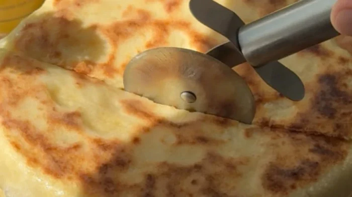Hej fra Georgien: Sådan laver du khachapuri på 15 minutter (video)