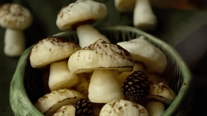 Marengssvampe – opskrift på lækre dessertdekorationer, der er nemme at lave derhjemme