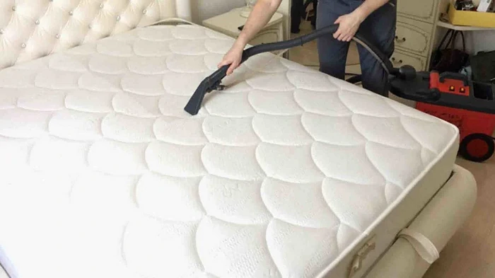 Sådan fjerner du genstridige pletter og gulfarvning fra din madras på 5 minutter: Så god som ny